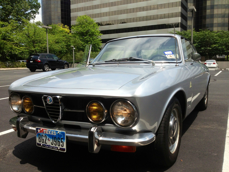 Illustration for article titled Sunday Drive: 1971 Alfa Romeo GTV